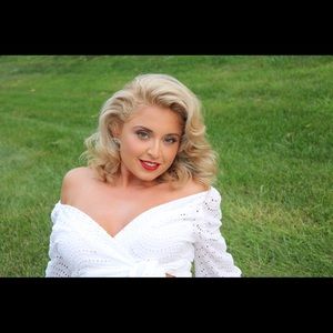 Meet your Posher, Ana